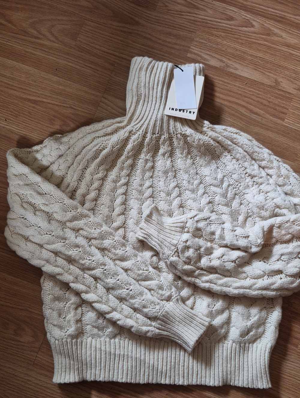 NWT INDUSTRY republic Oatmeal Cropped Cable Knit Women Sweater Lightweight XS